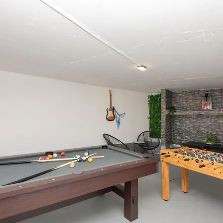 4 Bedroom Lovely In